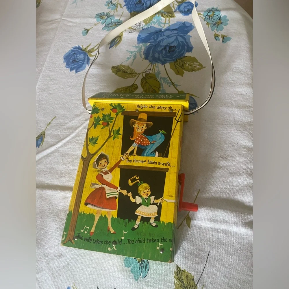 ‘60s Farmer in the Dell Music Box